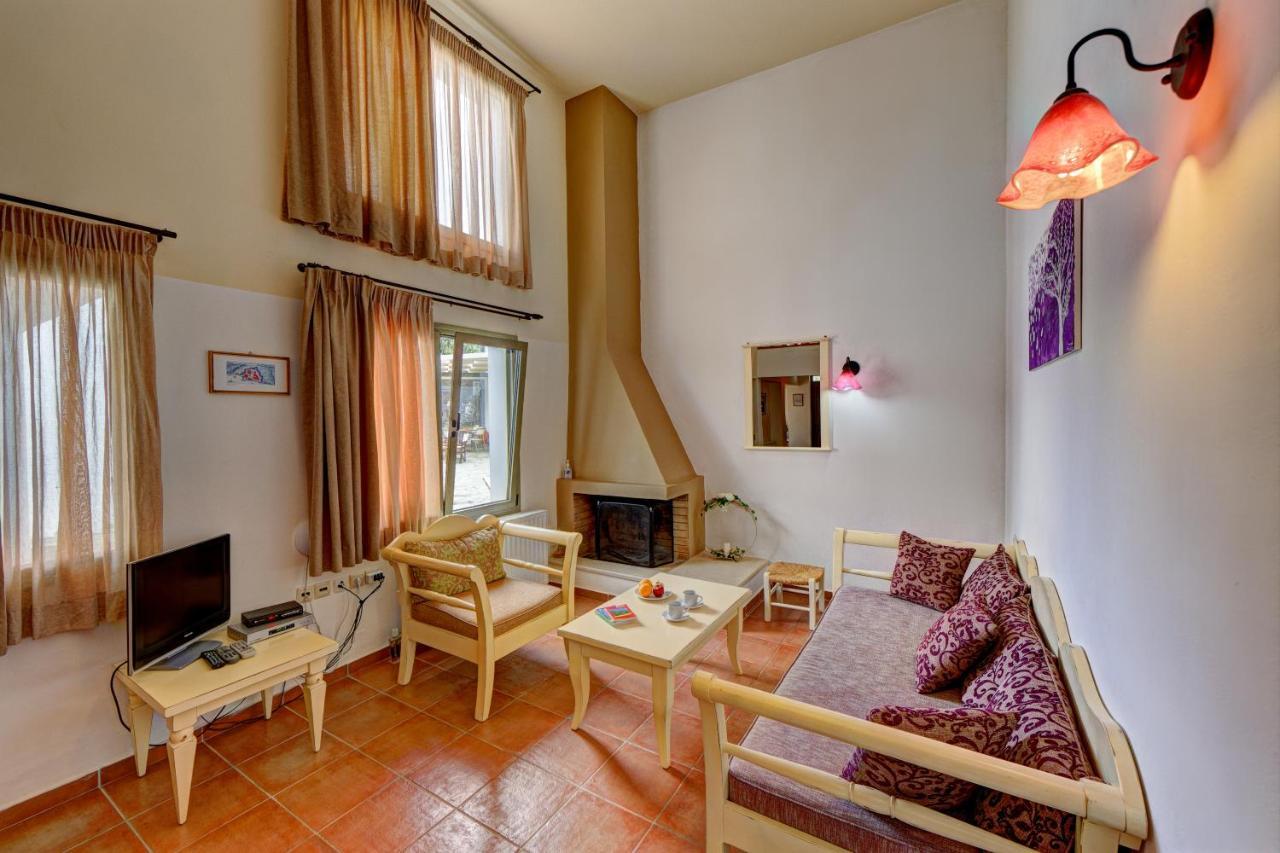 Mourtzanakis Residence - Traditional Eco Hotel In Akhládha Esterno foto