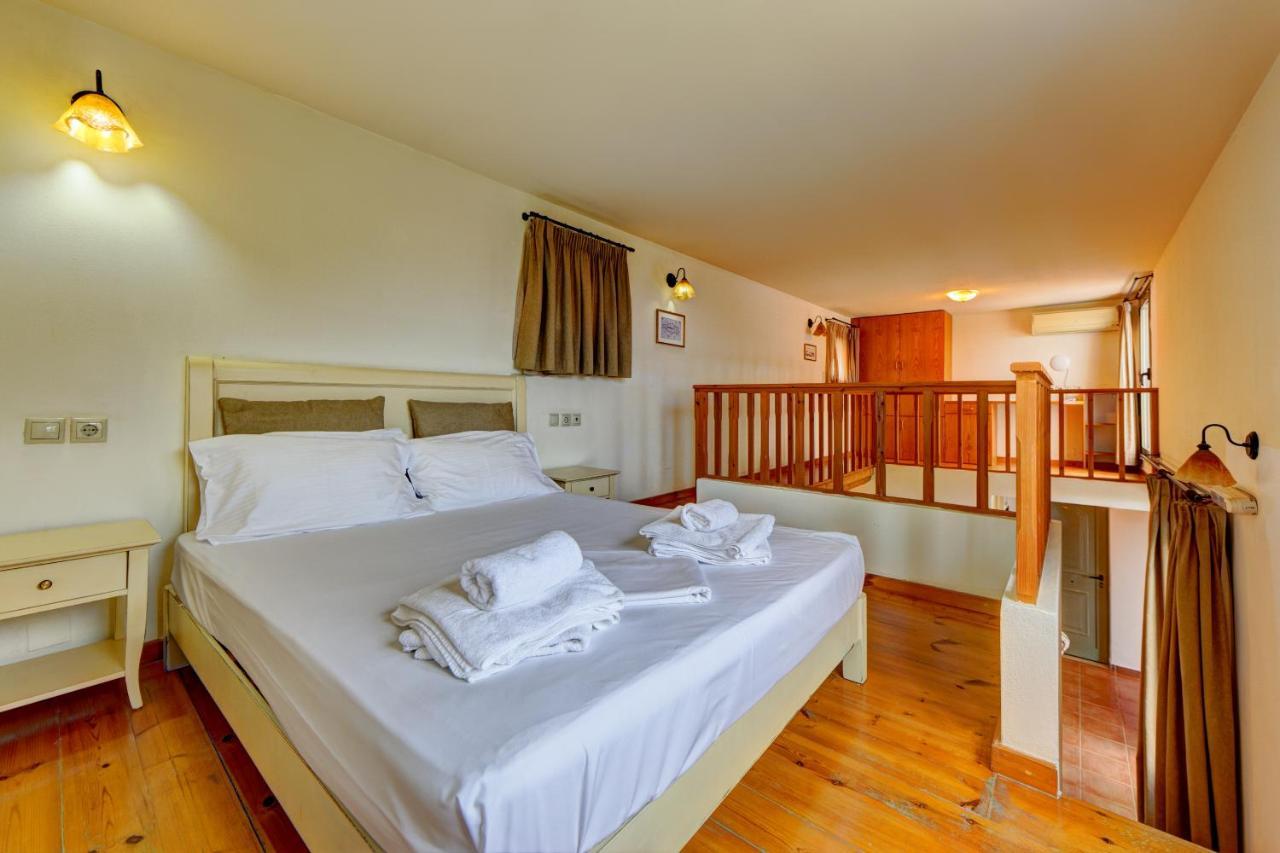 Mourtzanakis Residence - Traditional Eco Hotel In Akhládha Esterno foto