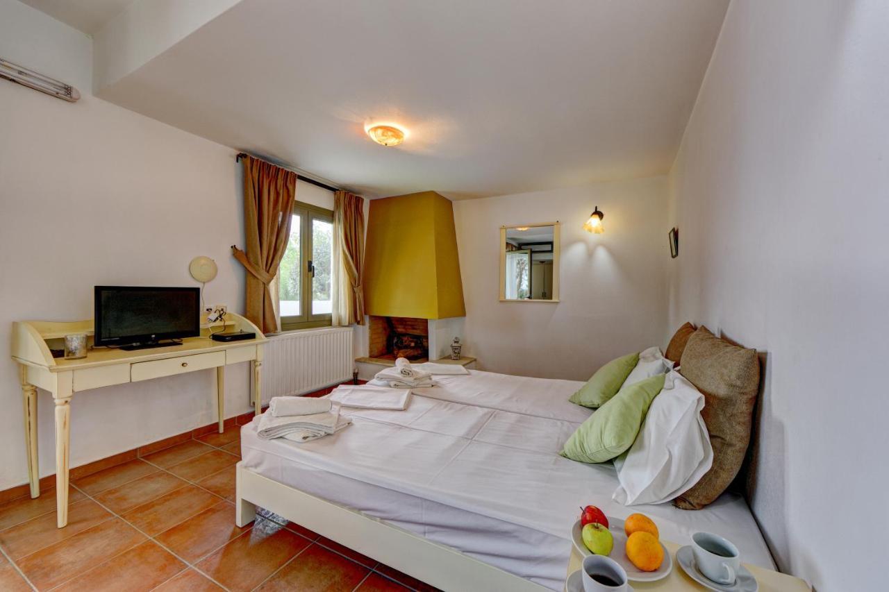 Mourtzanakis Residence - Traditional Eco Hotel In Akhládha Esterno foto